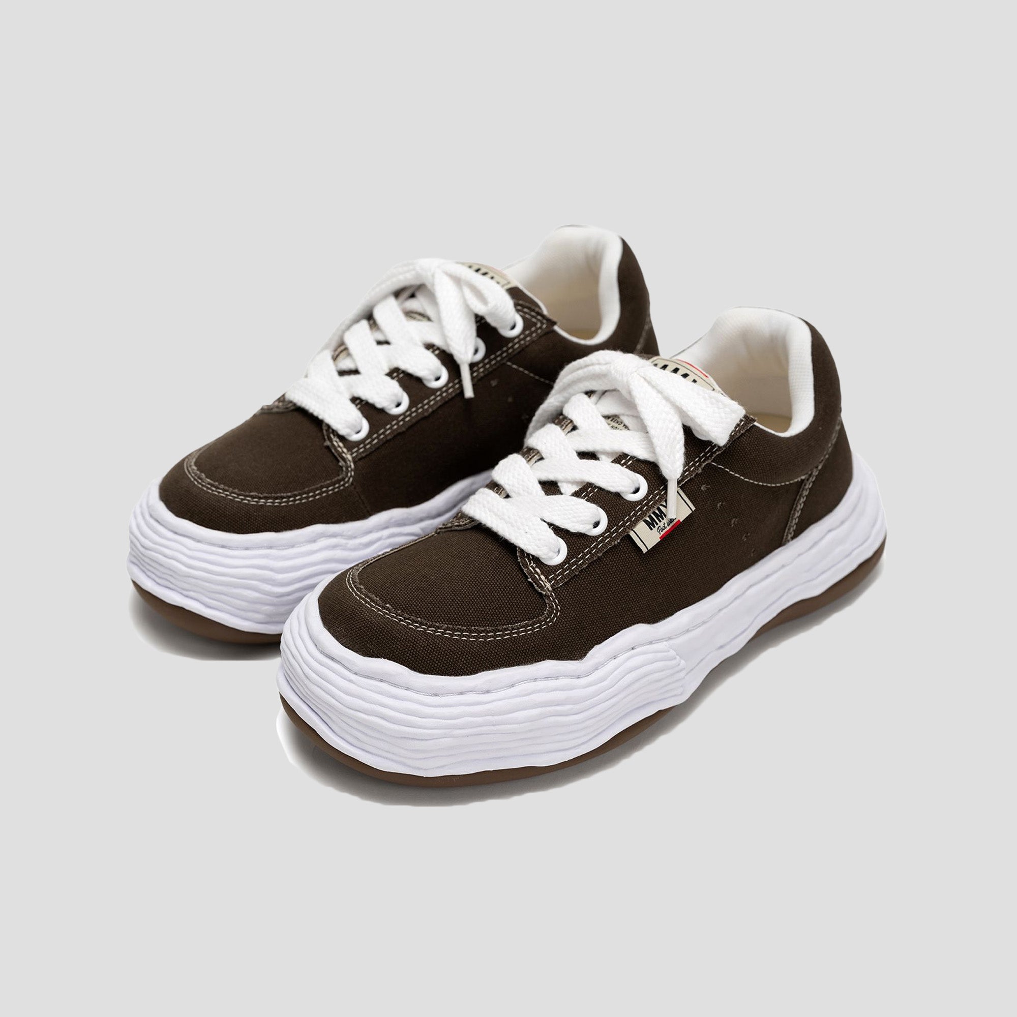 OLIVER OG SOLE CANVAS LOW-TOP SNEAKERS