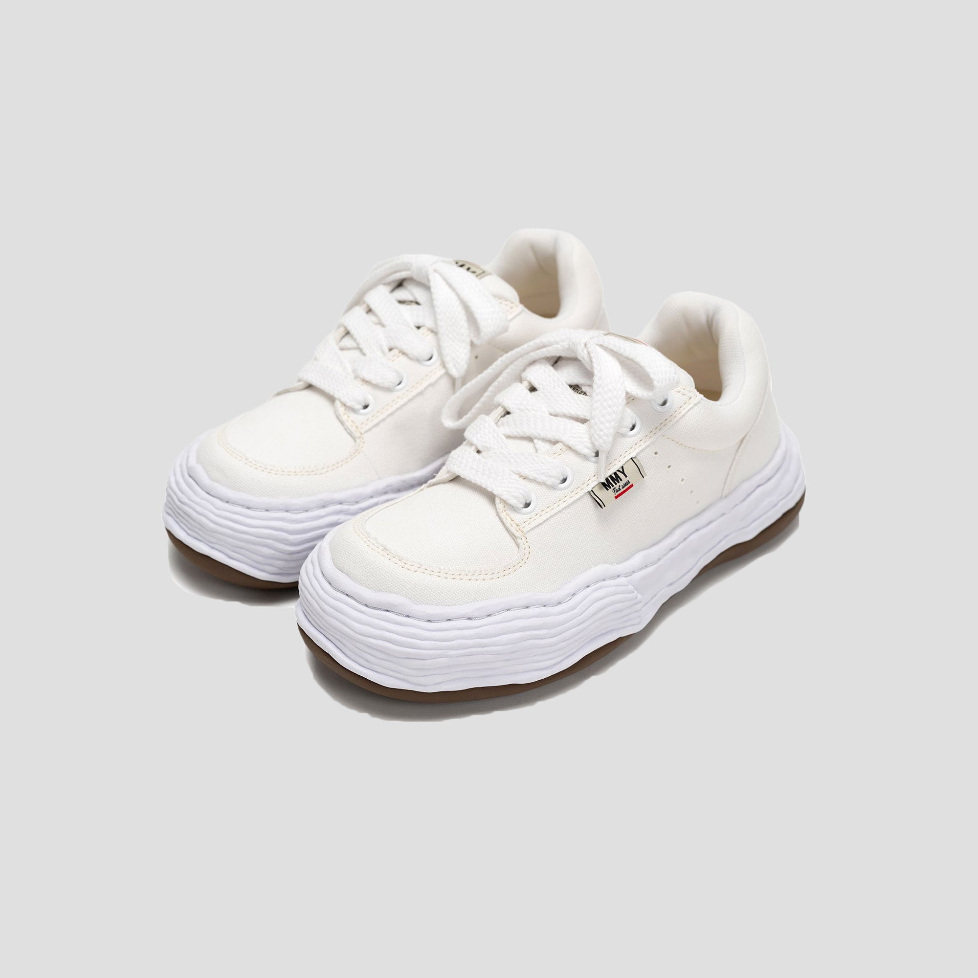 OLIVER OG SOLE CANVAS LOW-TOP SNEAKERS