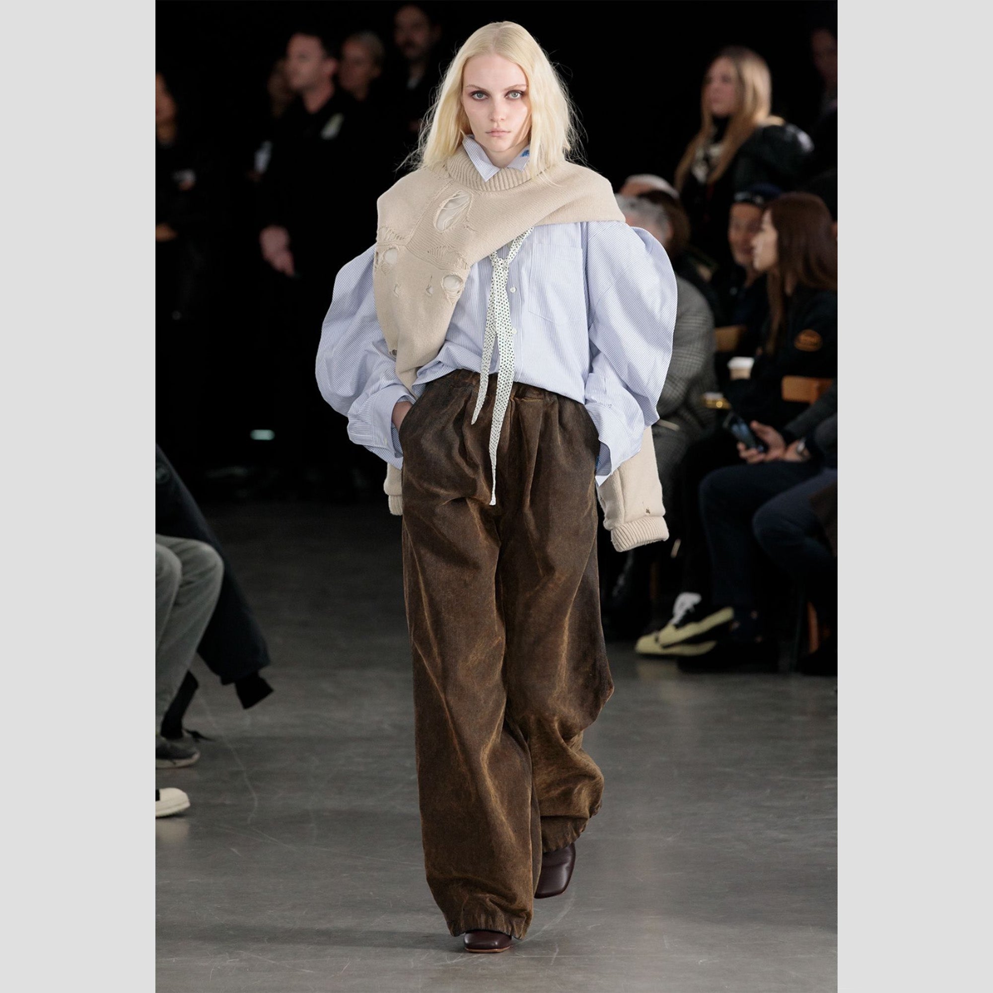 FLOCKED DENIM GATHERED PANTS