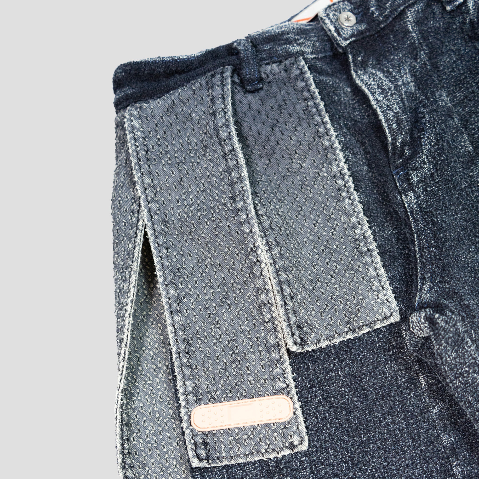DENIM STRIP JEANS