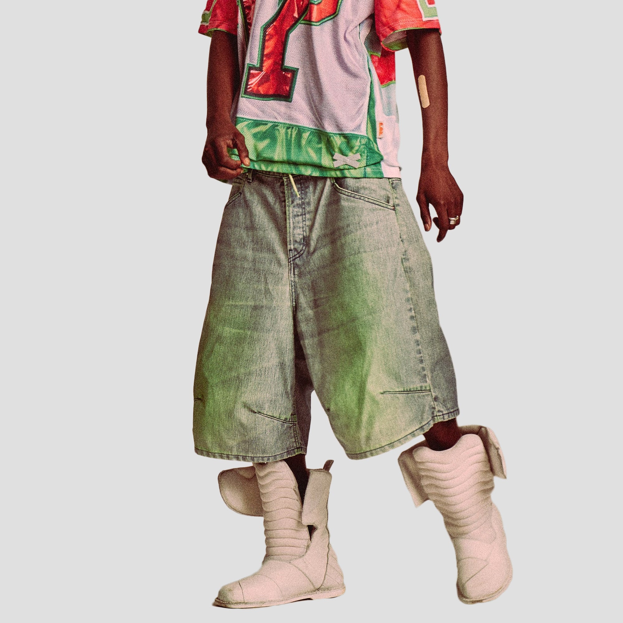 KNEE SHORTS
