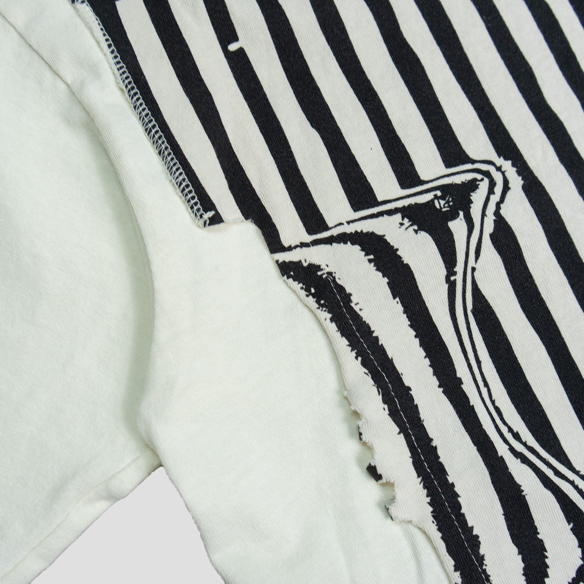 MODA APOCRYPHA QUAD TEE