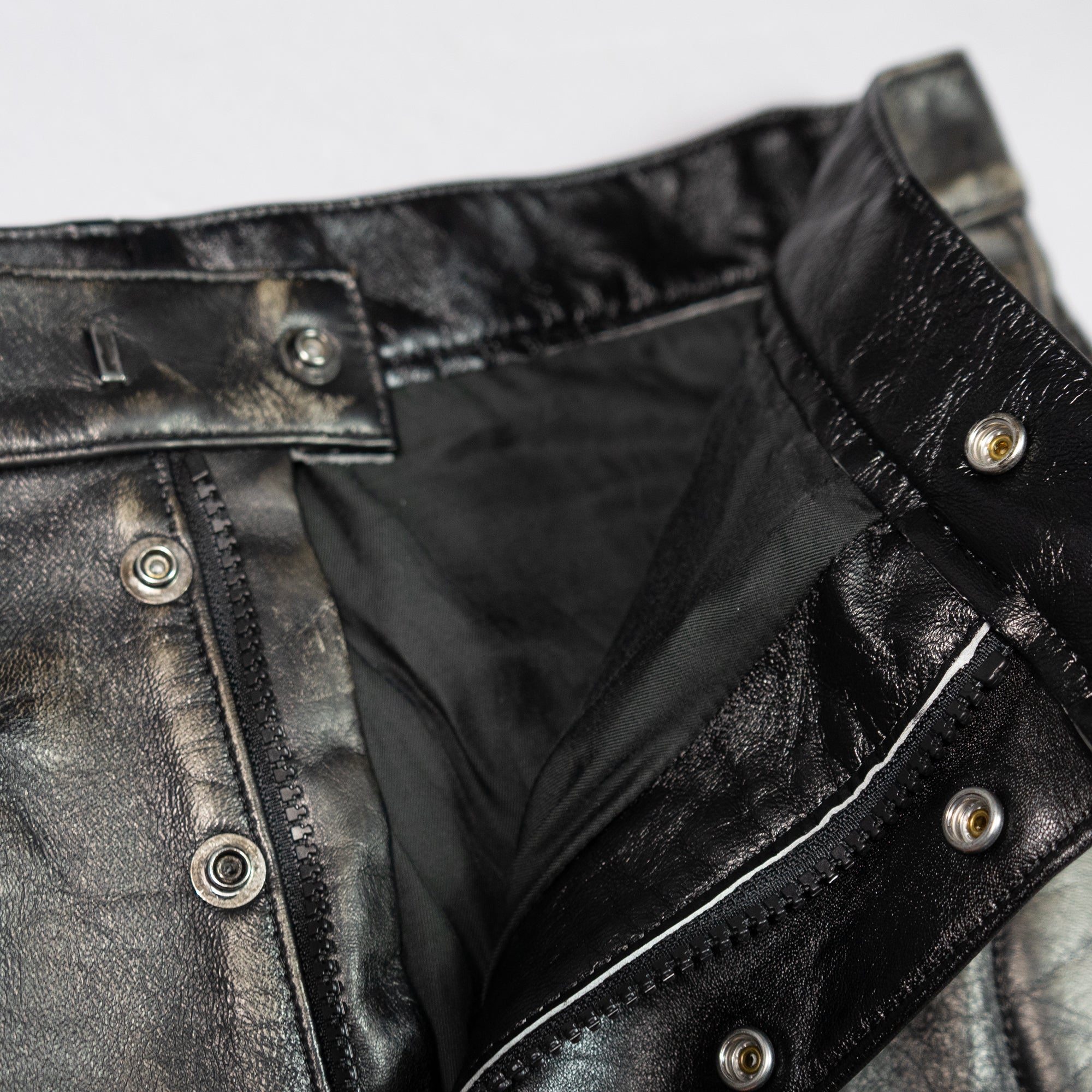 LEATHER PANTS