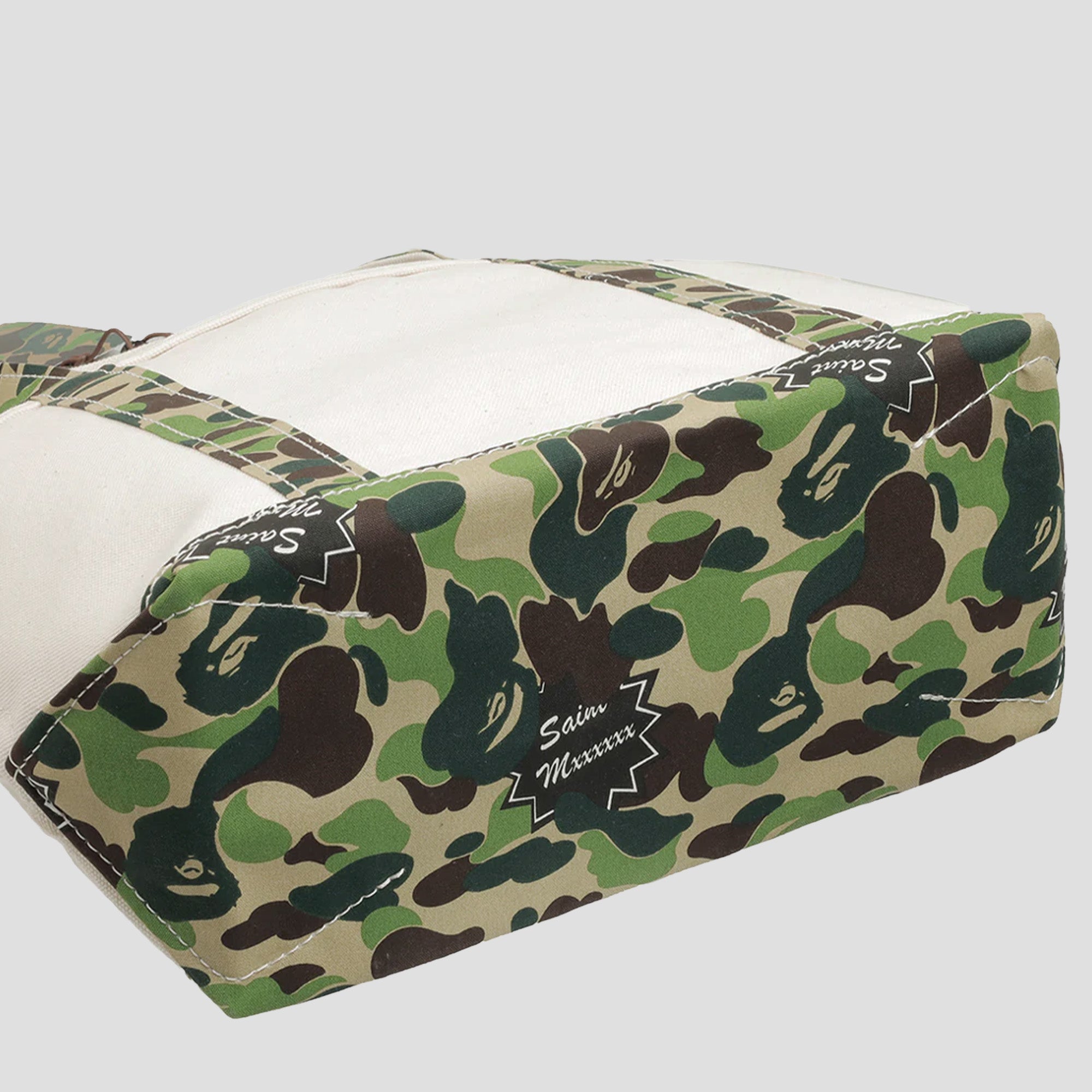 SAINT MXXXXXX x A BATHING APE® CAMO TOTE BAG (M)