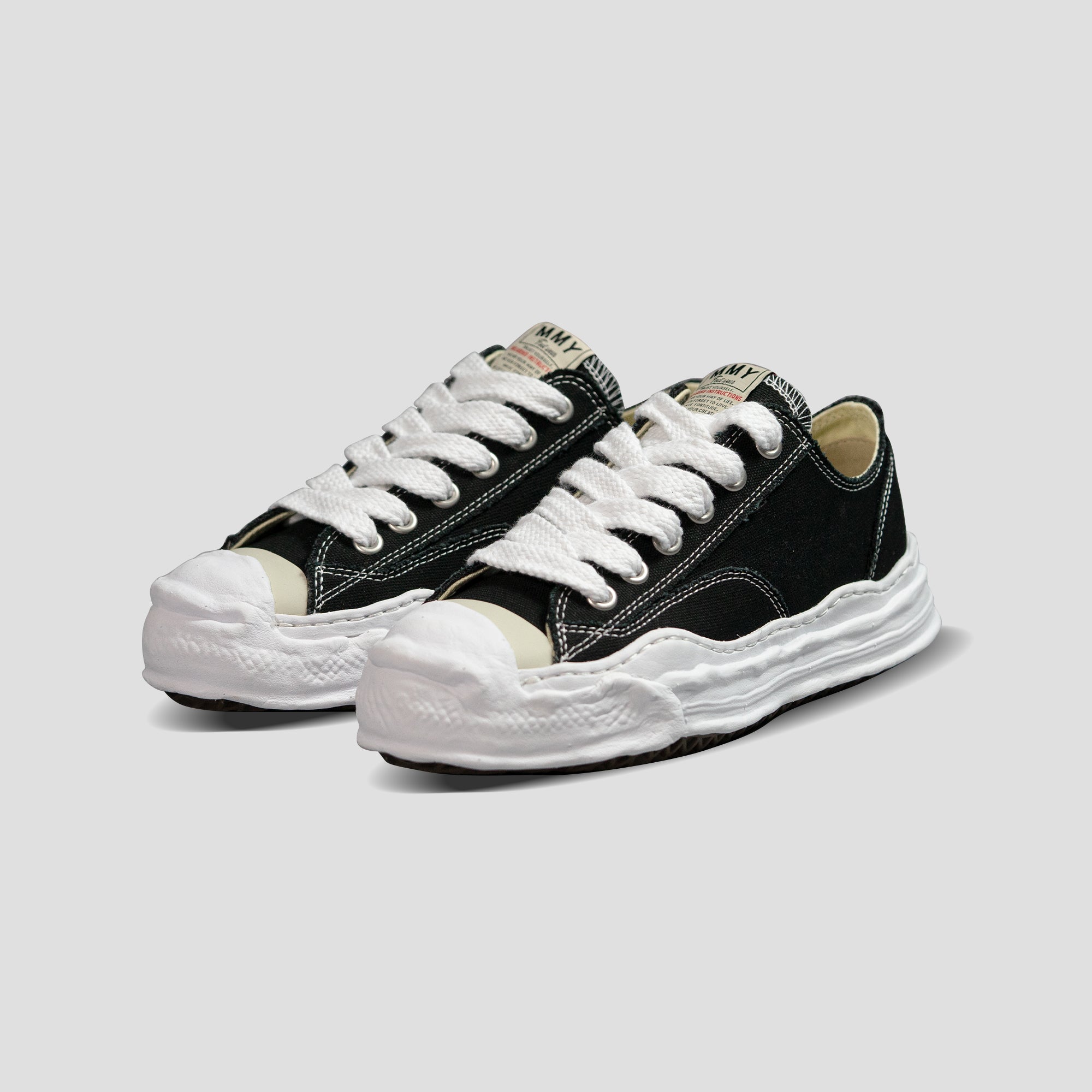 HANK OG SOLE CANVAS LOW TOP SNEAKERS