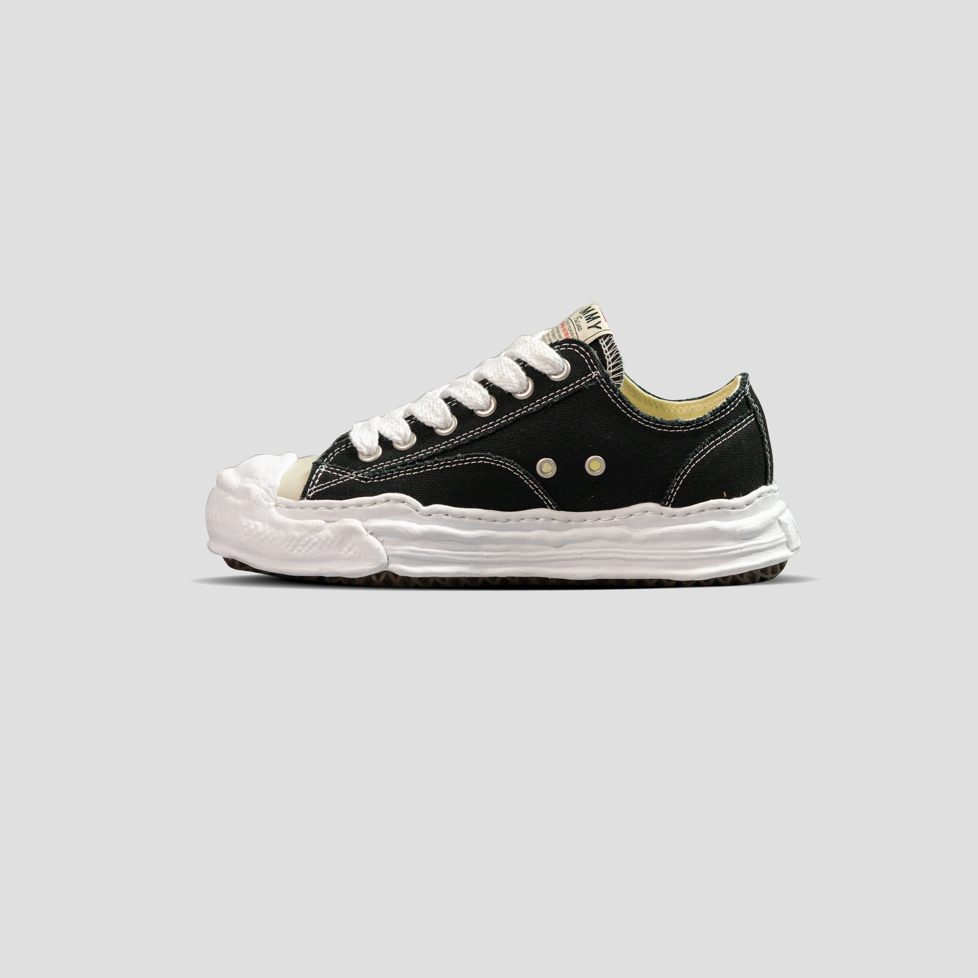 HANK OG SOLE CANVAS LOW TOP SNEAKERS