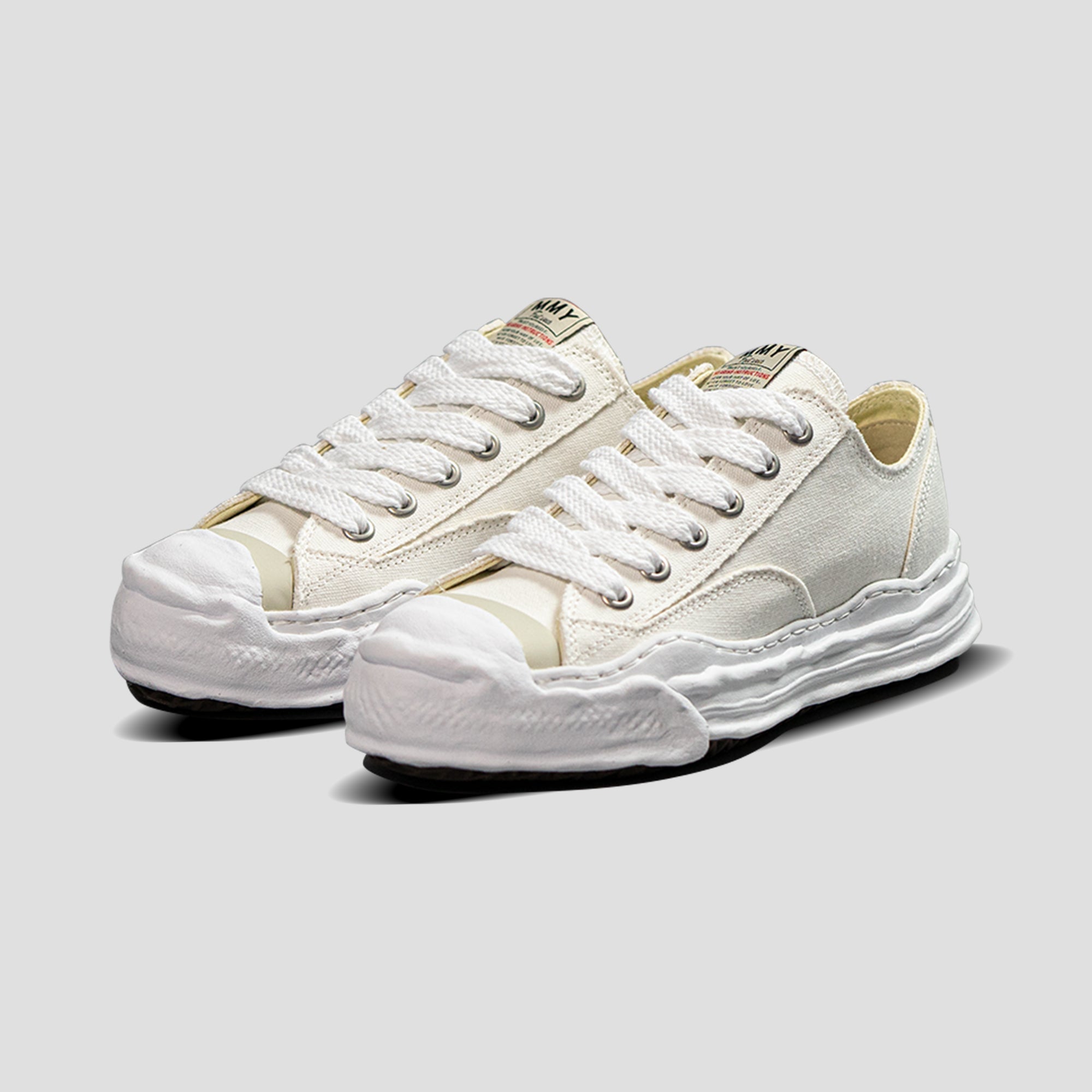 HANK OG SOLE CANVAS LOW TOP SNEAKERS