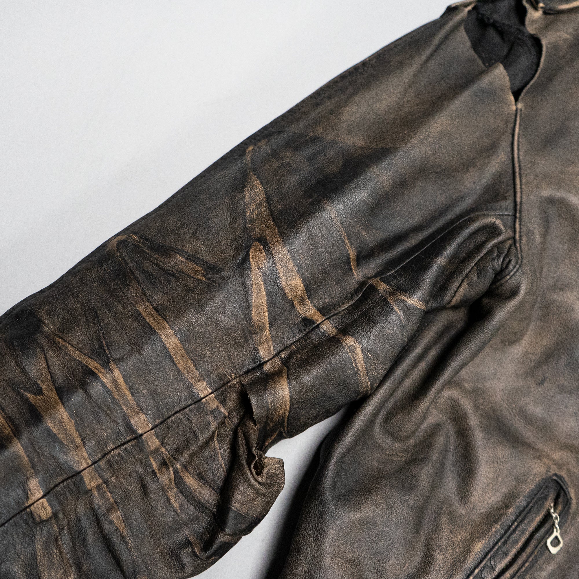 DISTRESSED BIKER LEATHER JACKET