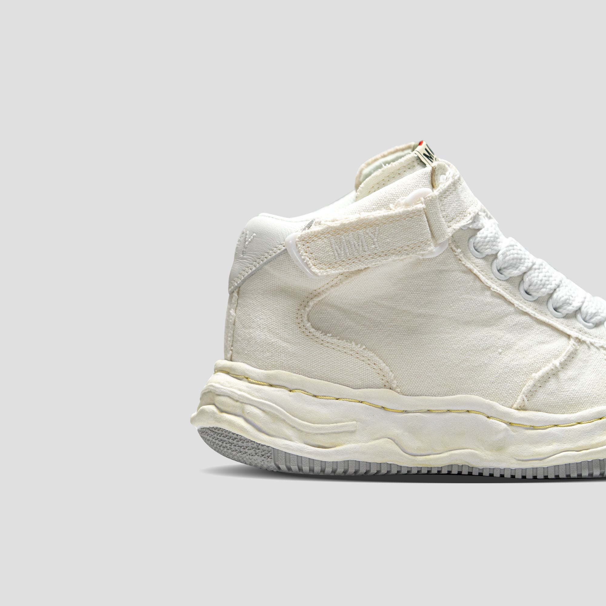 WAYNE MID TOP CANVAS SNEAKER - WHITE