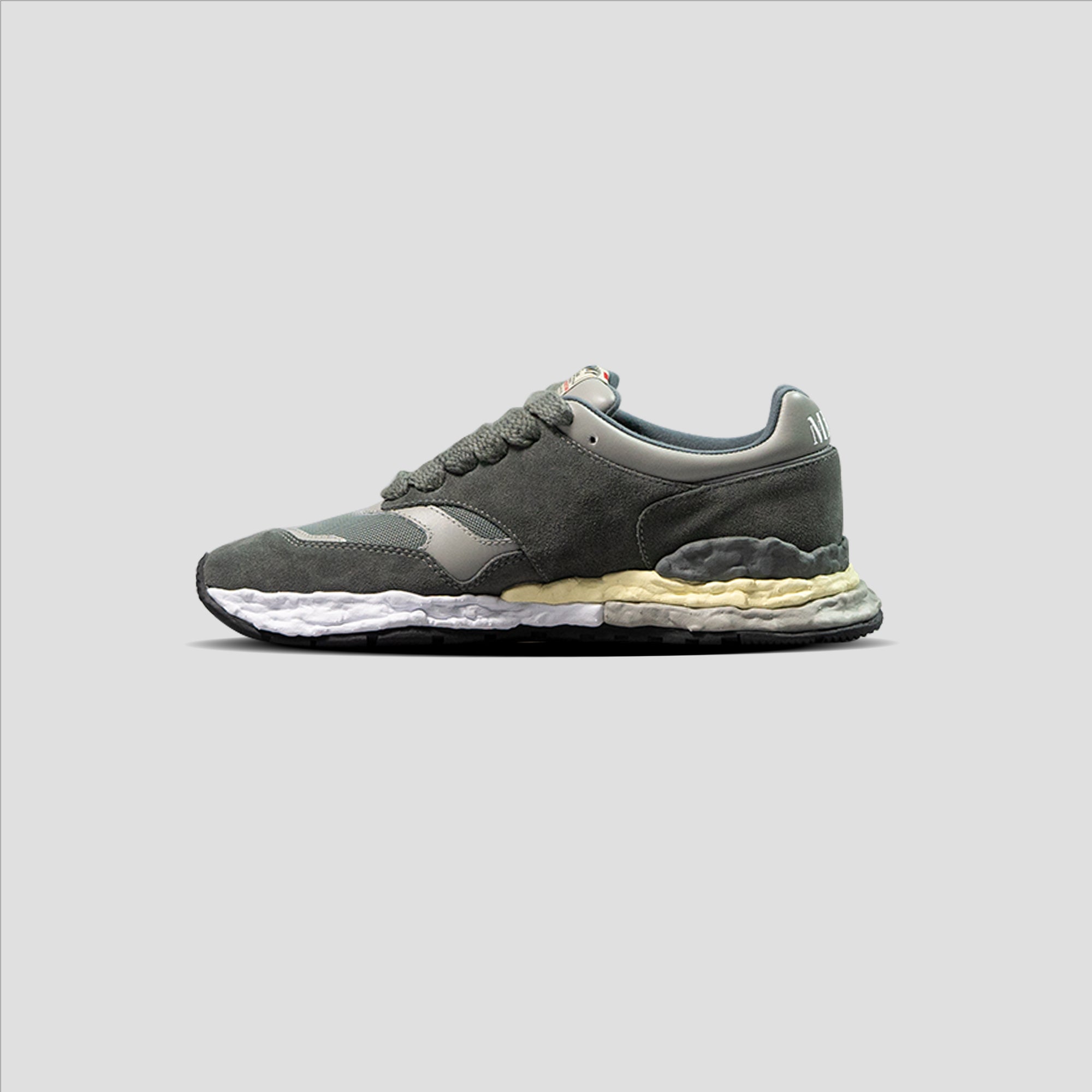 GEORGE OG SOLE LOW-TOP LEATHER SNEAKER