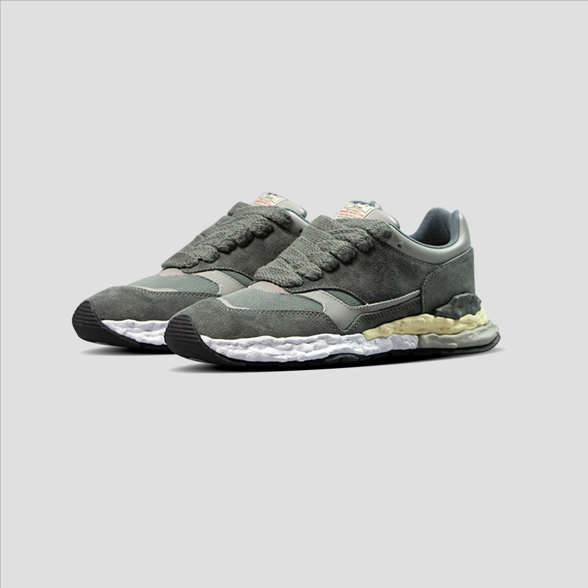 GEORGE OG SOLE LOW-TOP LEATHER SNEAKER