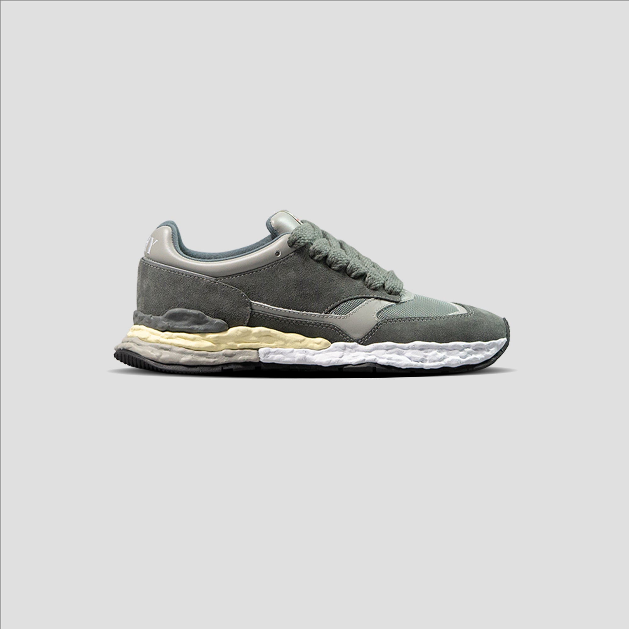 GEORGE OG SOLE LOW-TOP LEATHER SNEAKER