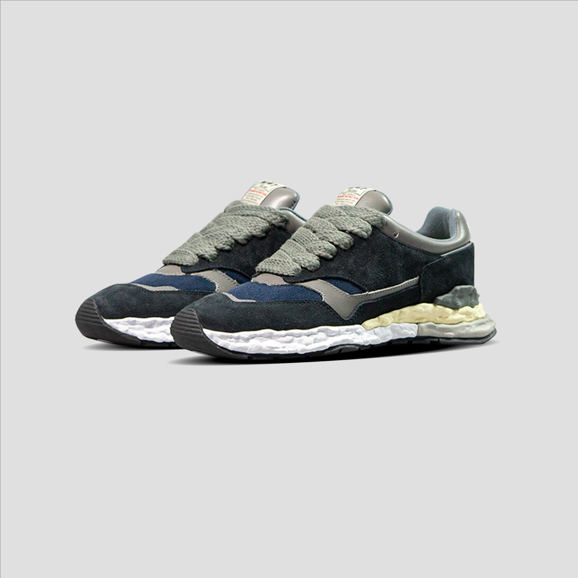 GEORGE OG SOLE LOW-TOP LEATHER SNEAKER