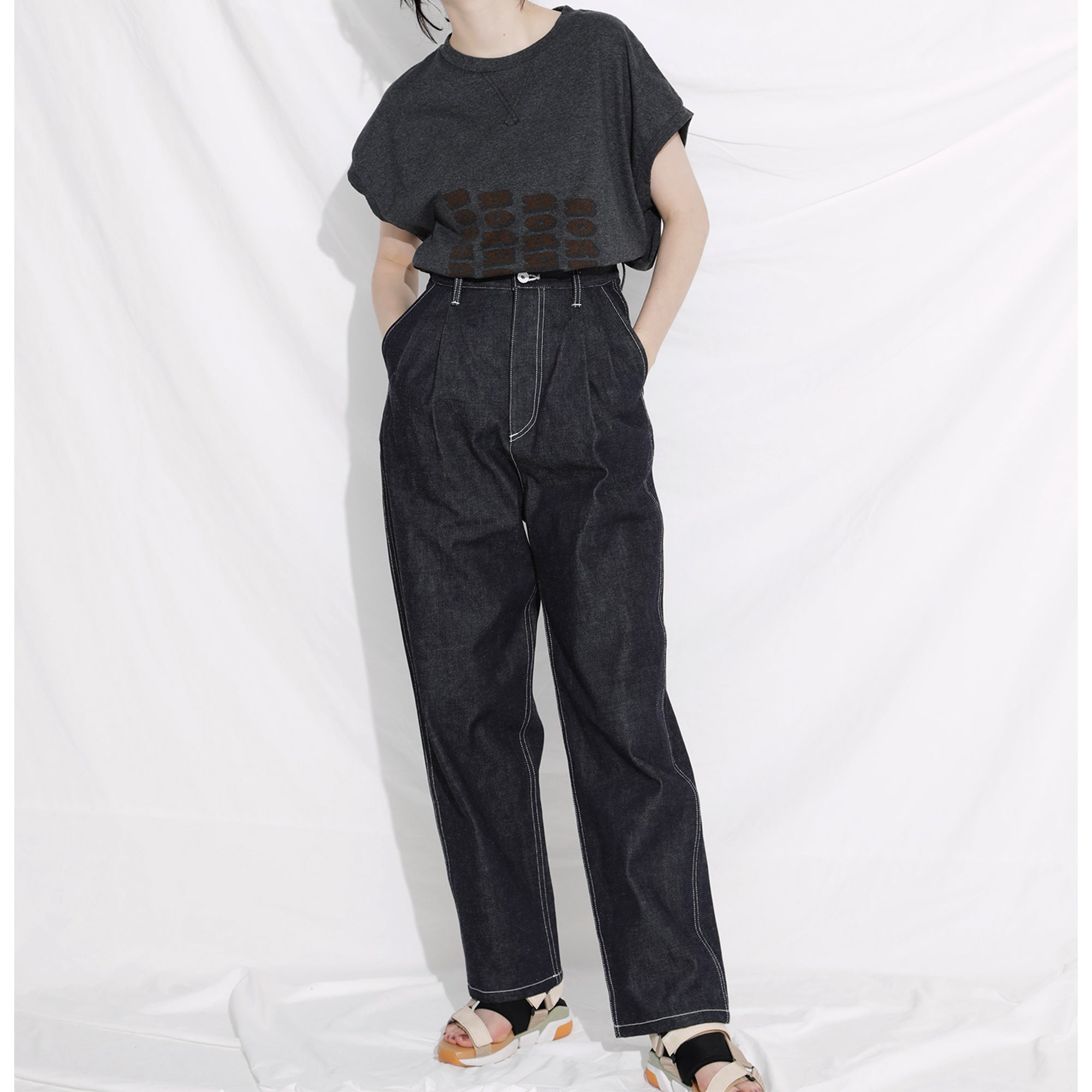ORGANIC DENIM HIGH-WAISTED JEANS - INDIGO