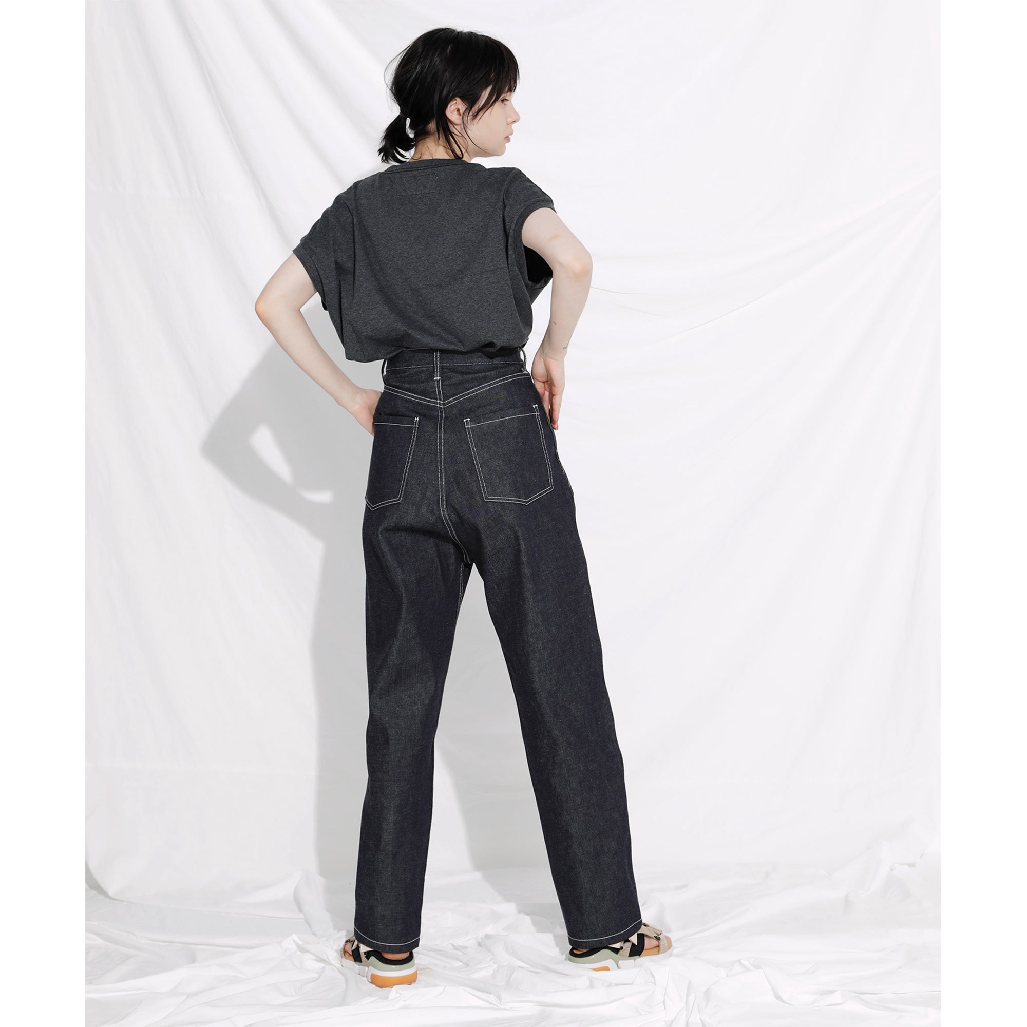 F/CE® | ORGANIC DENIM HIGH-WAISTED JEANS - INDIGO