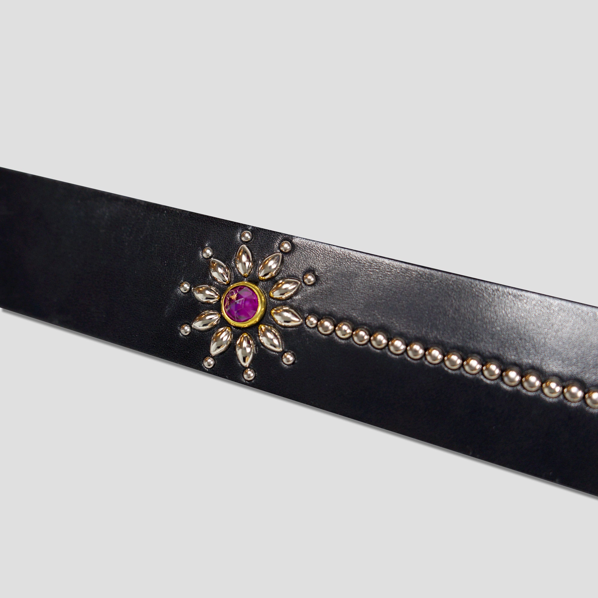 COWHIDE SPIDER STUDS BELT - BLACK/PINK