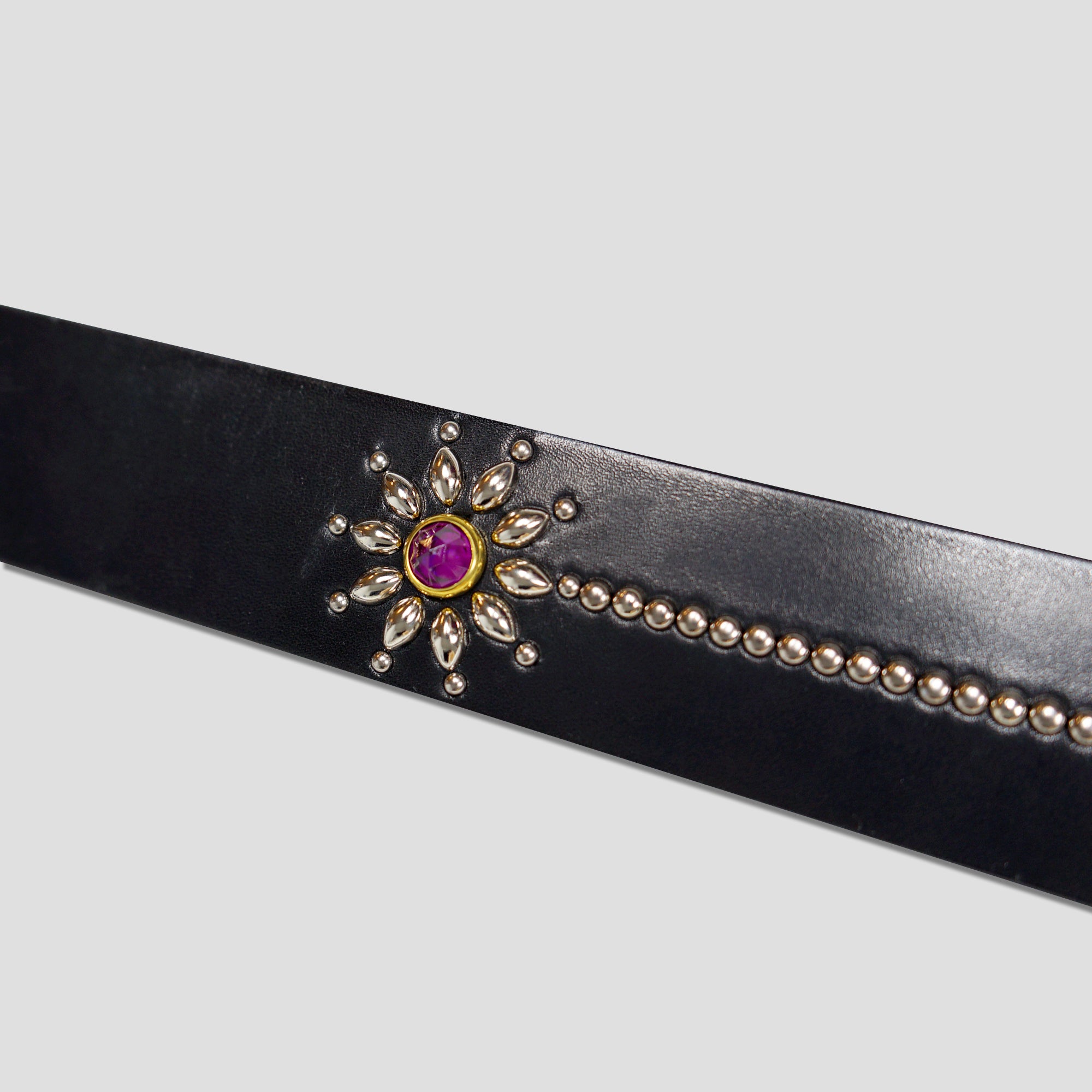 COWHIDE SPIDER STUDS BELT - BLACK/PINK