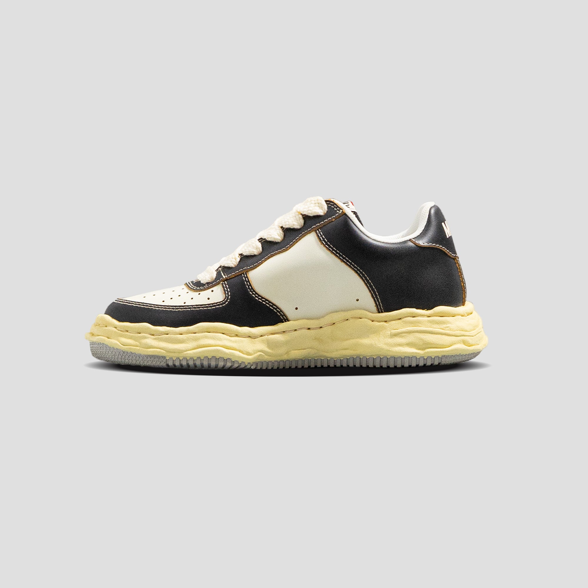 WAYNE OG SOLE LOW-TOP VINTAGE TREATMENT LEATHER SNEAKERS