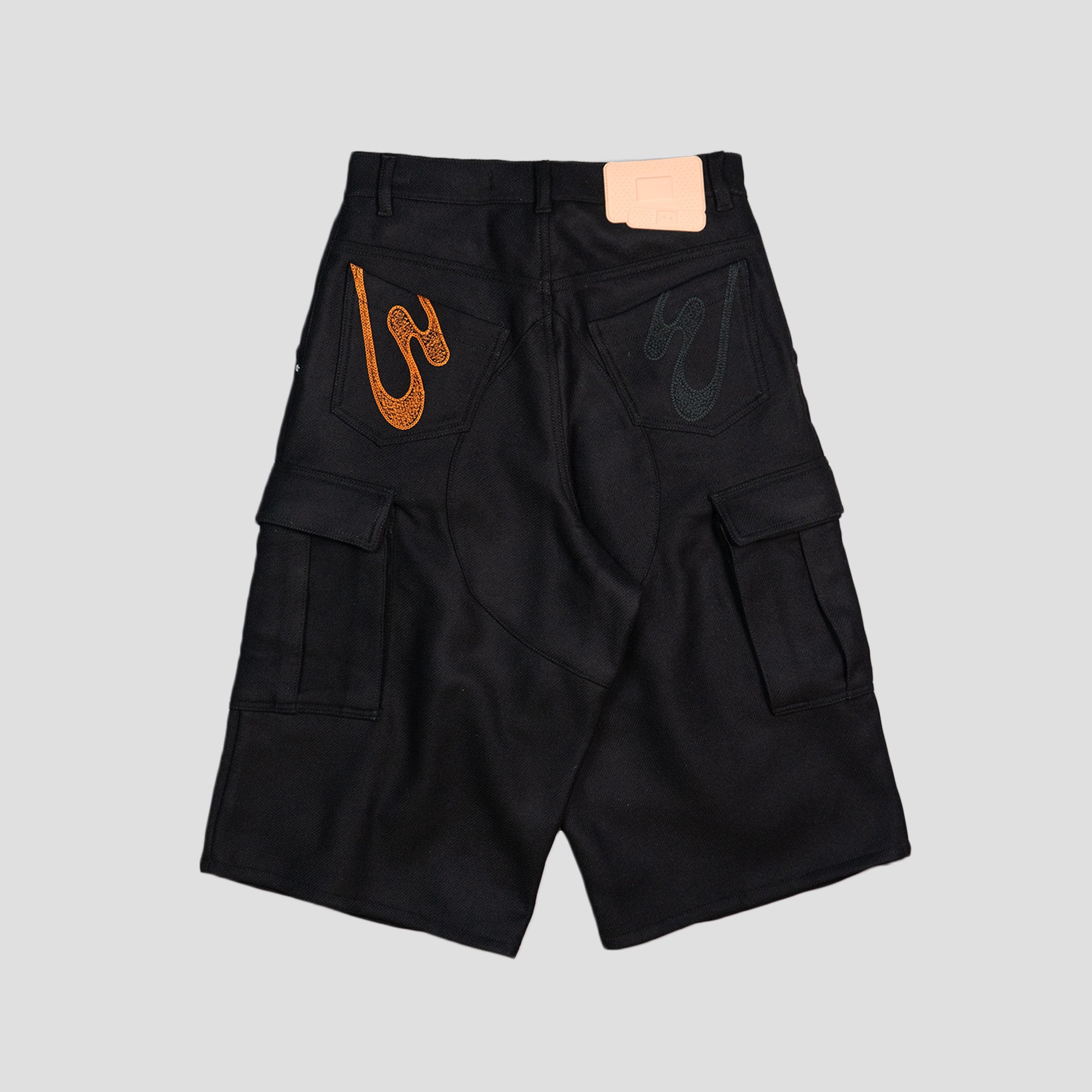 SLOUCH SHORTS