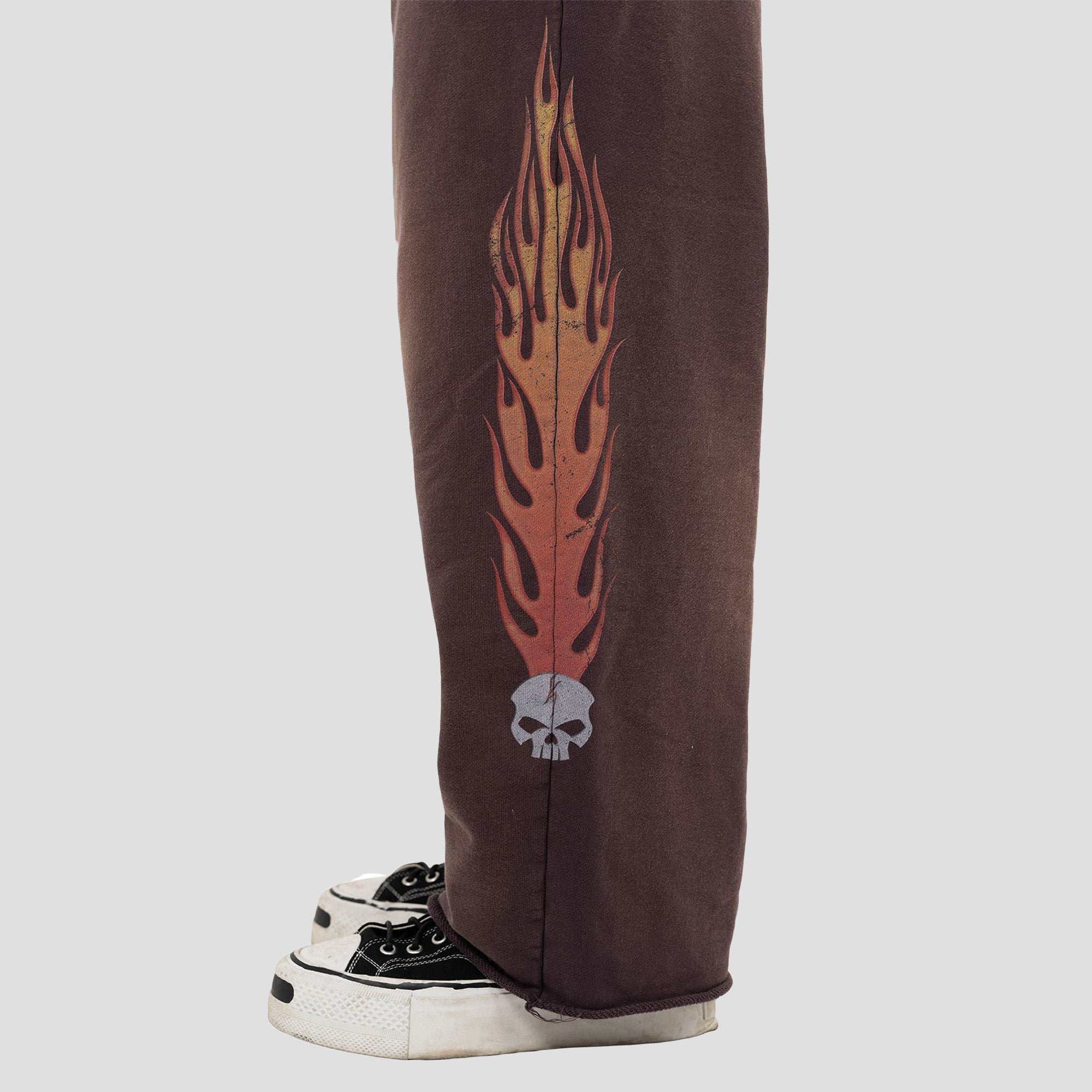 SKULL FLAME DISTRESSED SWEAT PANTS