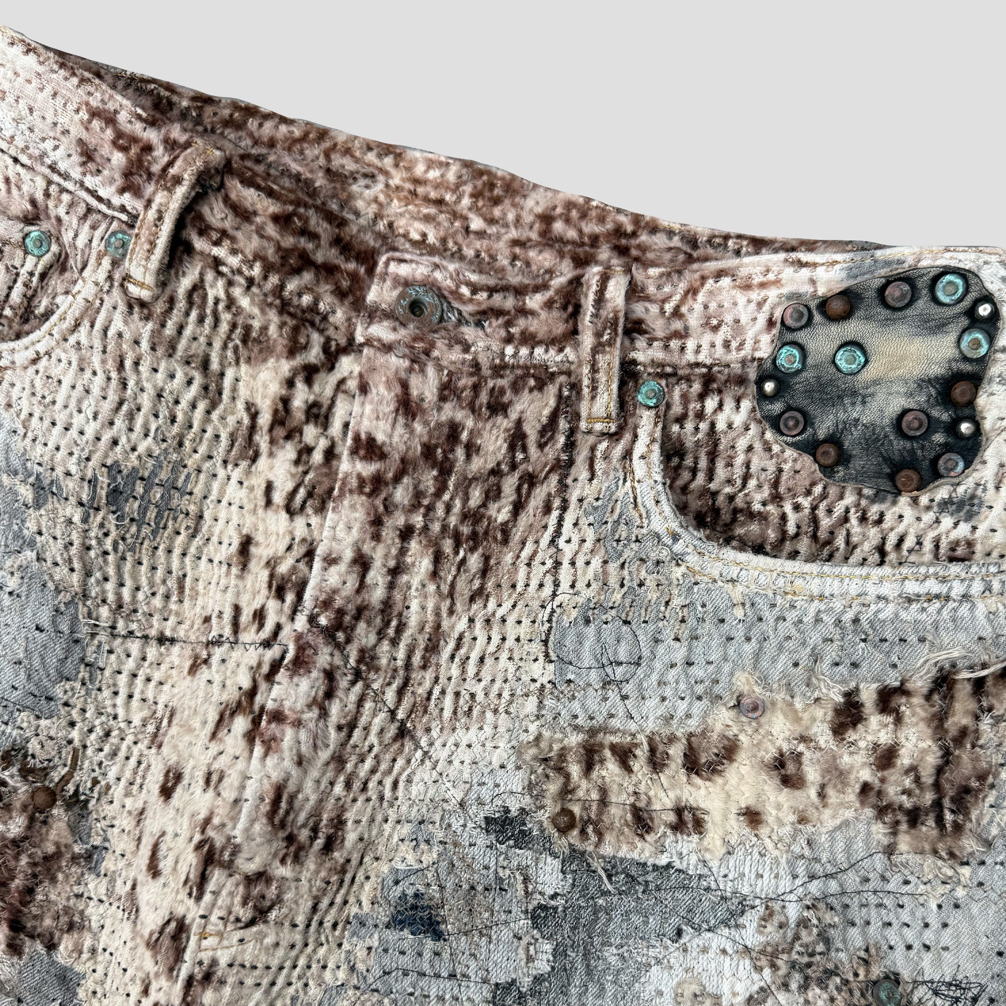 WHITE JAGUAR ECO FUR BORO x STUDS BAGGY SHORTS