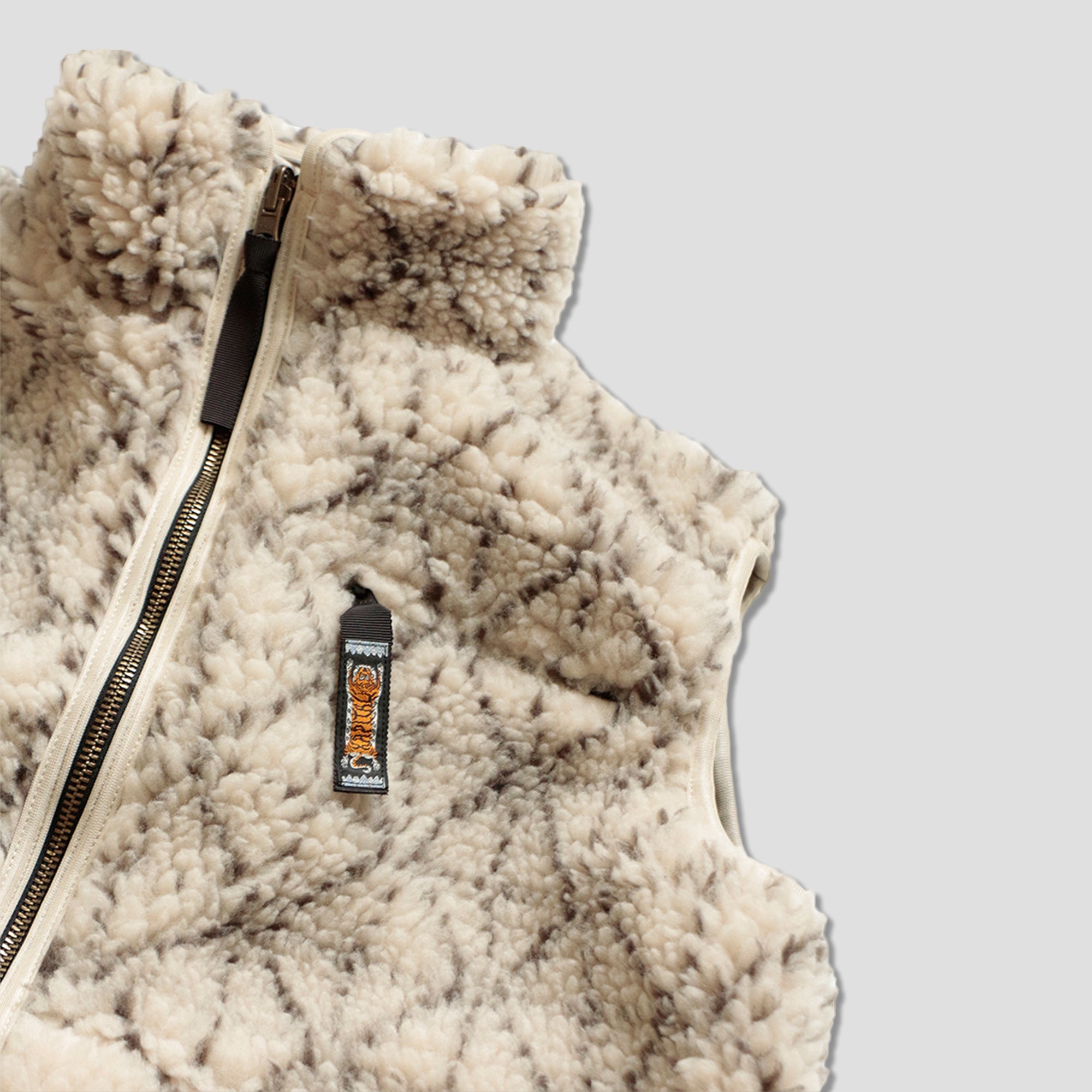 DO-GI SASHIKO BOA FLEECE REVERSIBLE VEST - WHITE